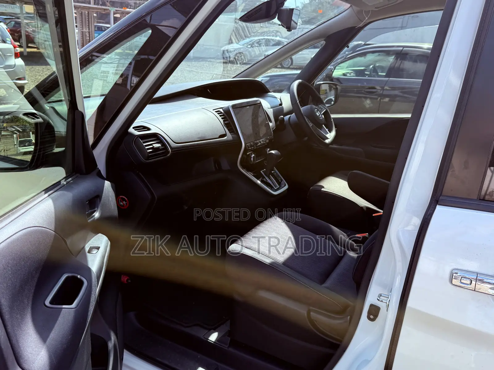 Nissan Serena 2018 White