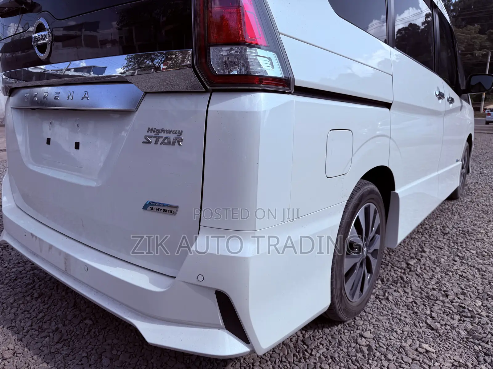Nissan Serena 2018 White