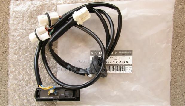 Nissan / Subaru Boot Switch - main view