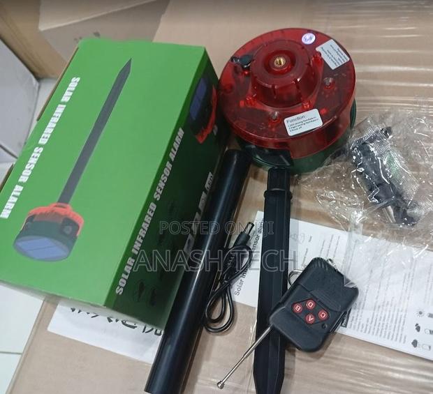 Solar Light Alarm Motion Sensor With Remote Control Siren Sound - main view