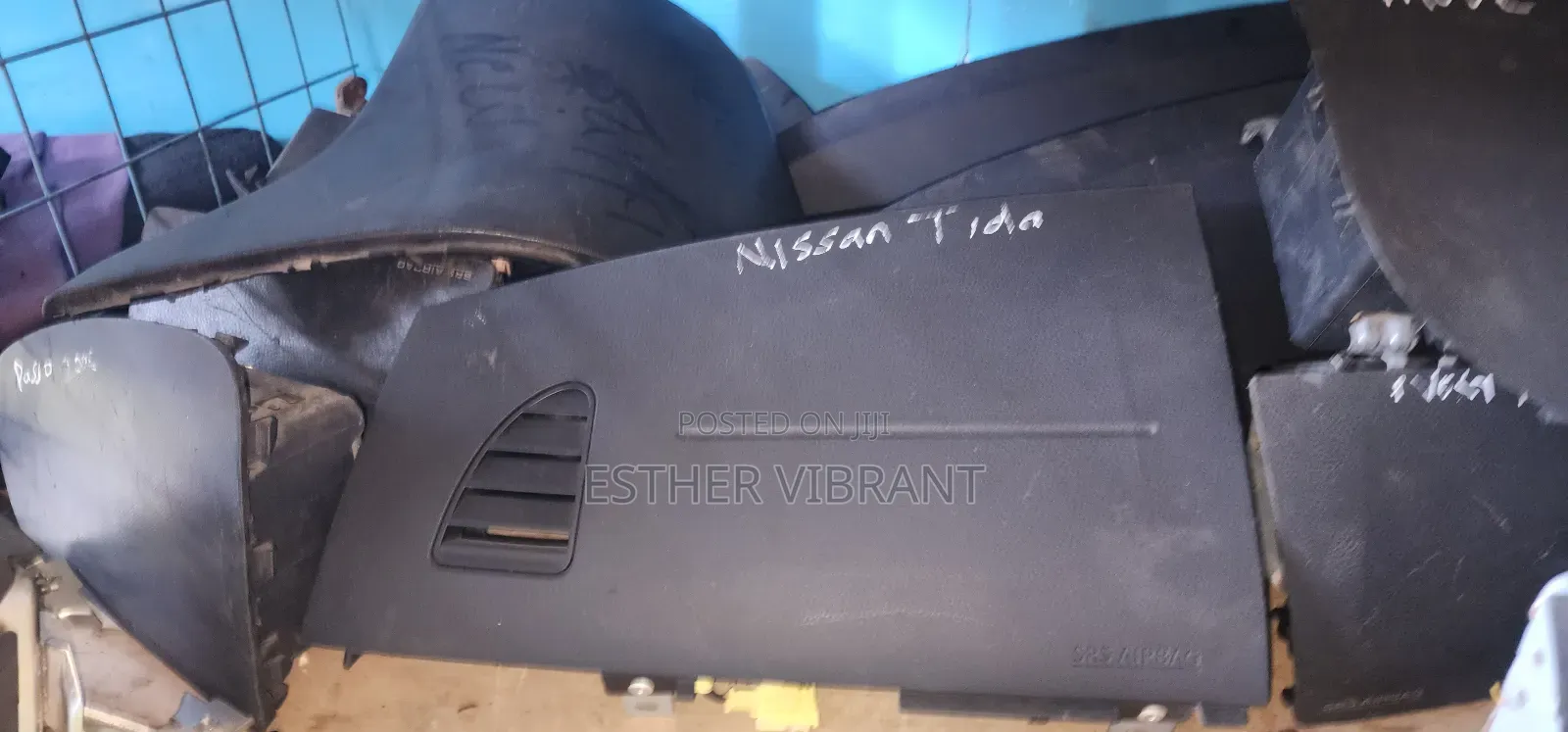 Nissan Tiida Dashboard Airbag