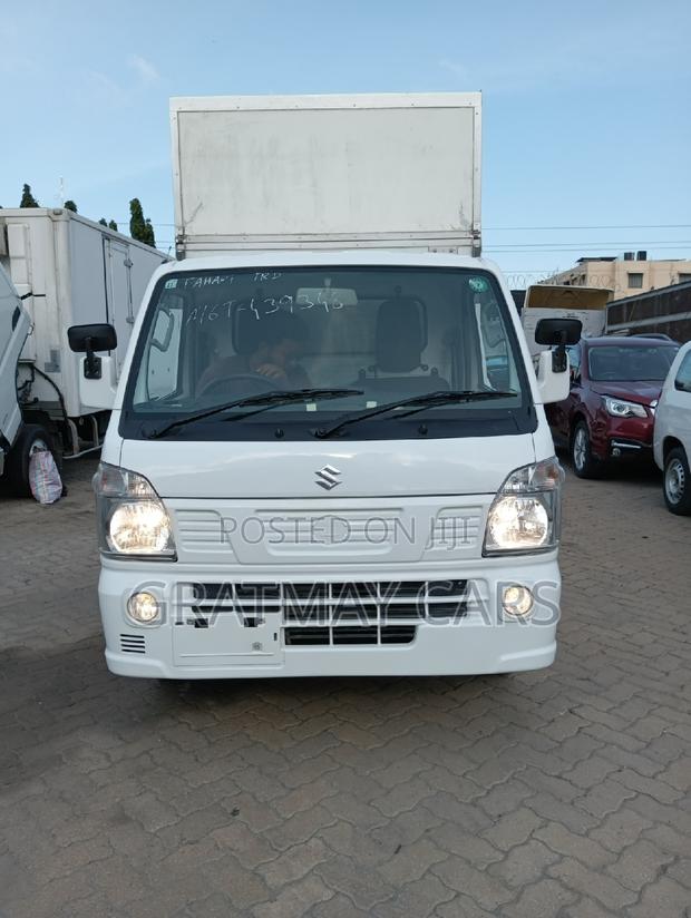 Km Suzuki Carry High Closed Body 2018 White - thumbnail 17