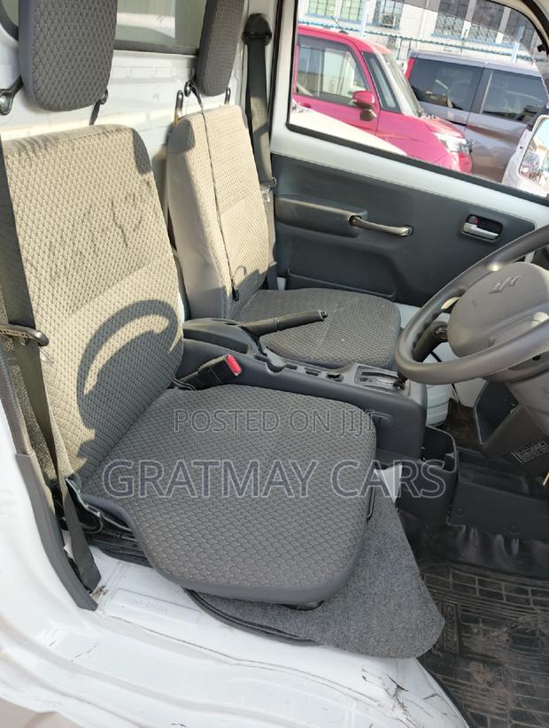 Km Suzuki Carry High Closed Body 2018 White - thumbnail 3