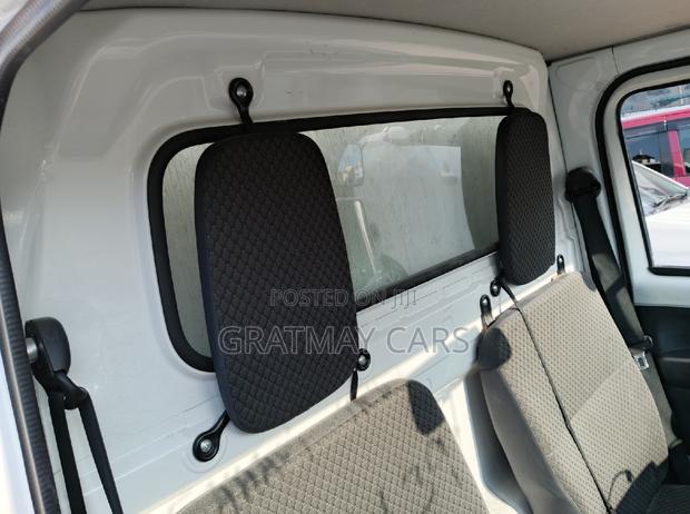 Km Suzuki Carry High Closed Body 2018 White - thumbnail 15