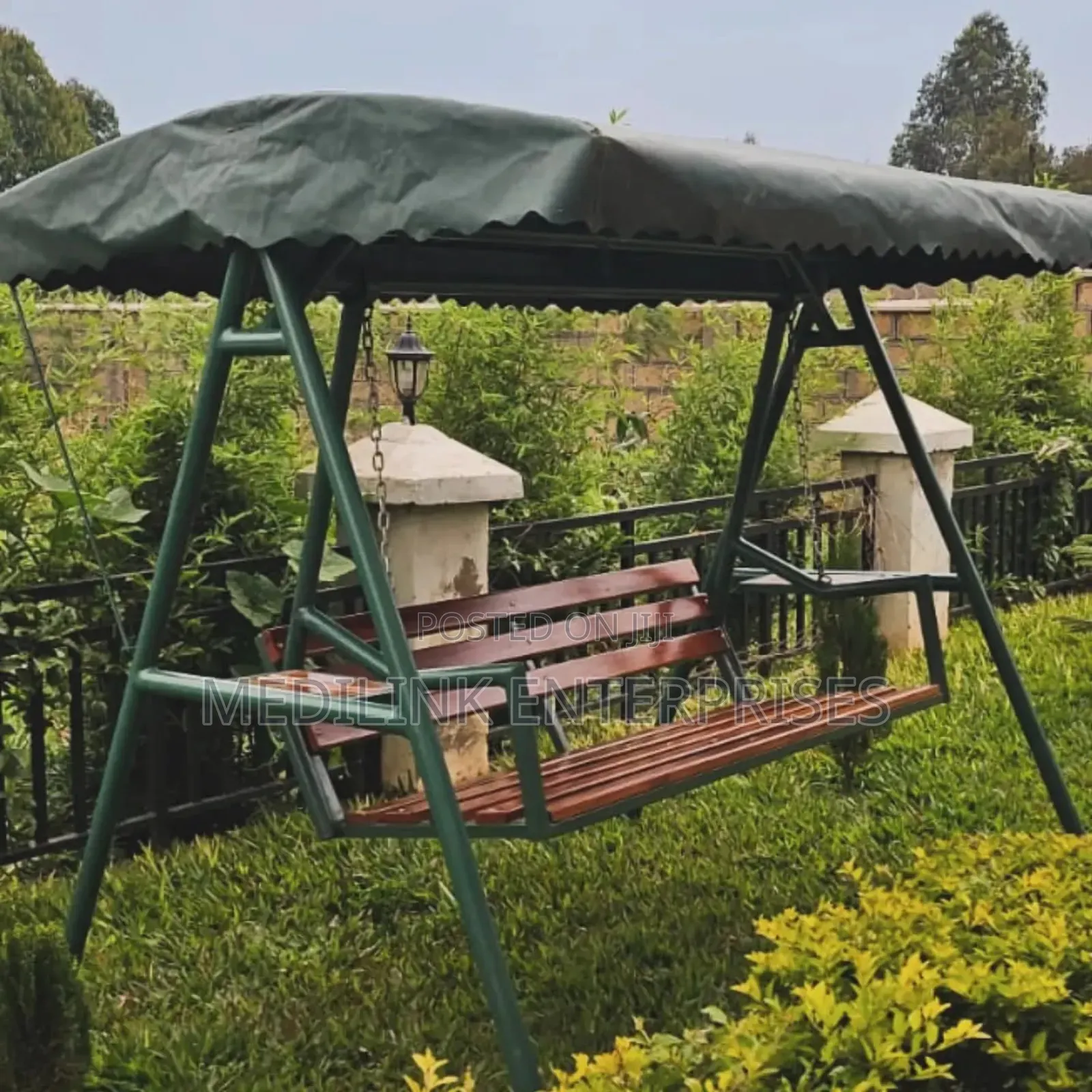 Wooden Metallic Garden Outdoor Swing