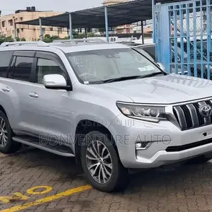 Toyota Land Cruiser Prado 2.8 2018 Silver