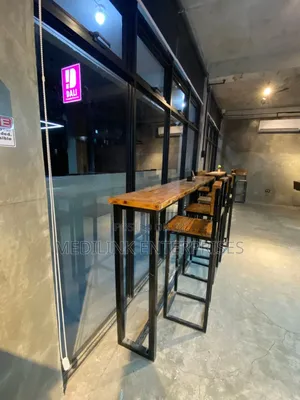 Wooden Metallic Restaurants/Club Stools