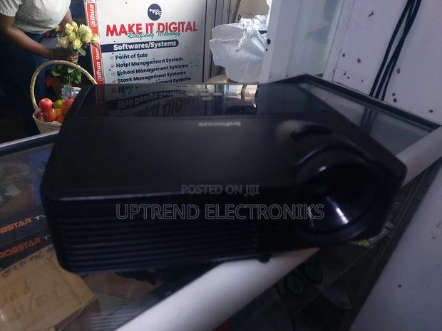 Infocus In112 Projector – Bright Compact - main view