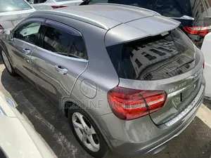 Mercedes-Benz GLA-Class 2018 Gray