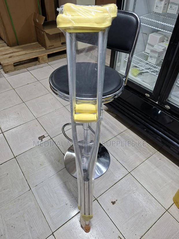 Underarm Crutches - main view