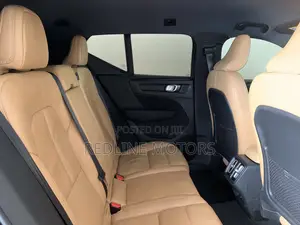 Volvo XC40 T3 Petrol FWD 2018 Silver