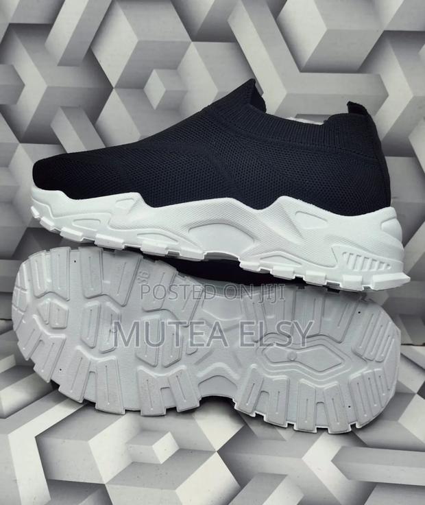 Black,Brawn Navyblue Ladies Breathable Orthopedic Rubbers - thumbnail 2