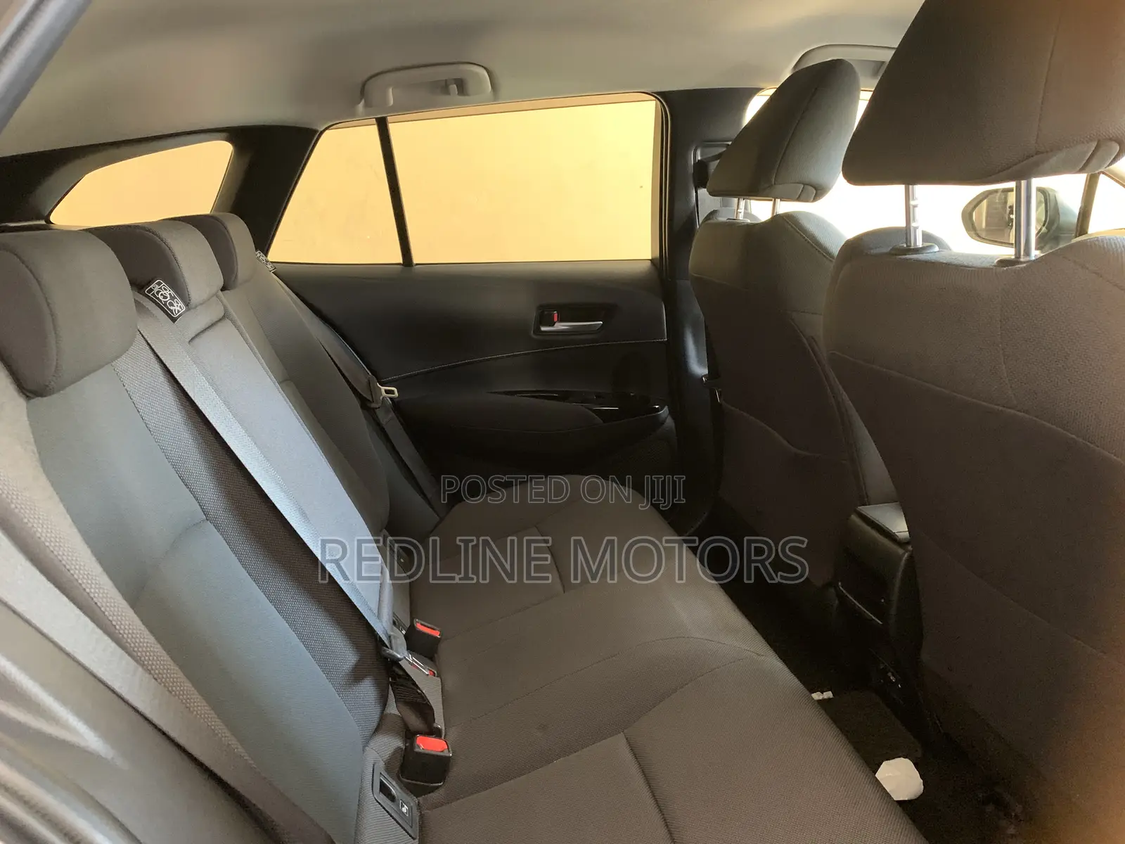 Toyota Corolla LE Eco (1.8L 4cyl 2A) 2019 Silver