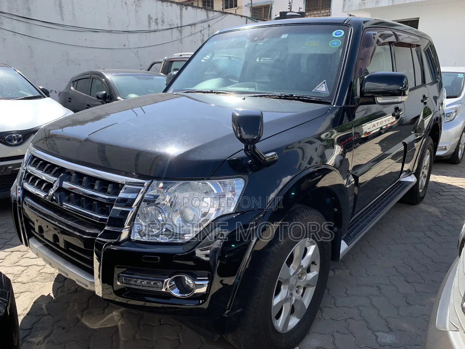 Mitsubishi Pajero V80 3.2 DI-D 2018 Black