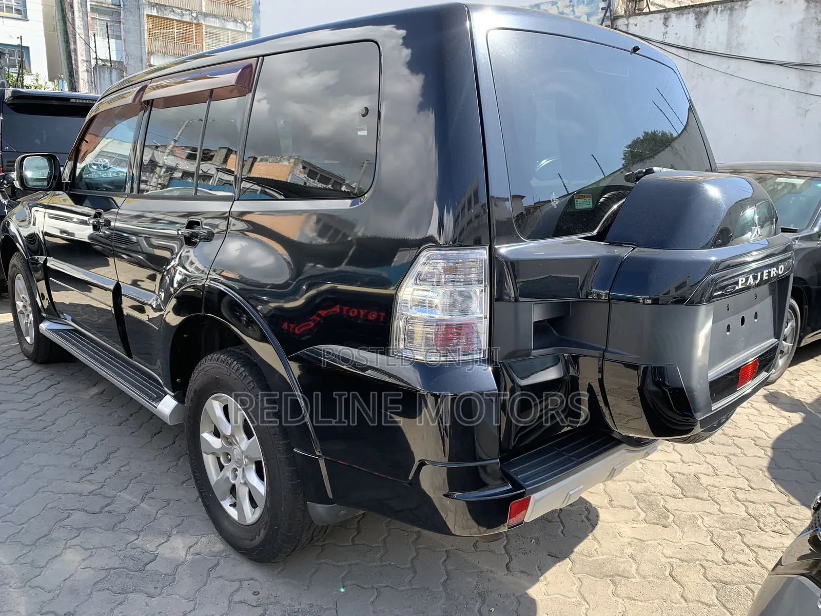 Mitsubishi Pajero V80 3.2 DI-D 2018 Black