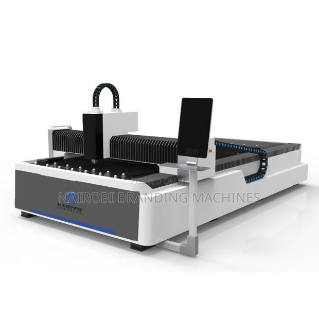 1300mm by 2500mm 2000w Fiber Laser Cutting Machine for Steel