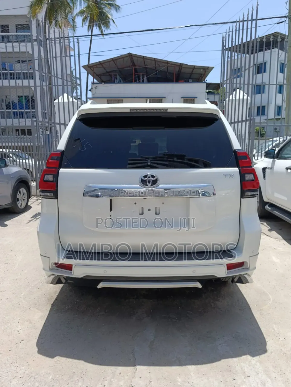 Toyota Land Cruiser Prado 2.8 2019 White