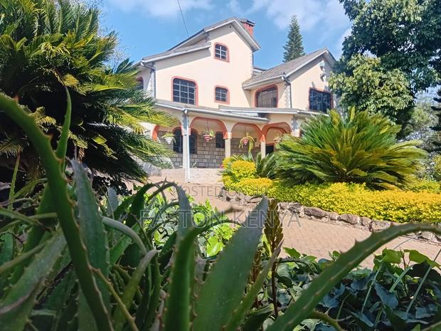 5bdrm Mansion in New Kitisuru for rent