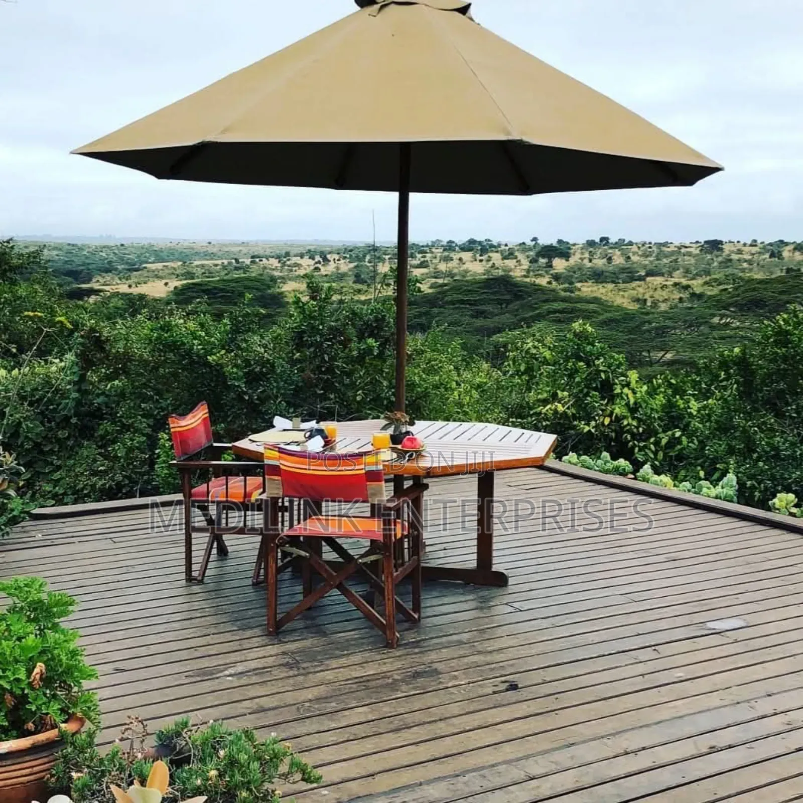 Wooden Metallic Garden Outdoor Umbrella Shades Without Chairs