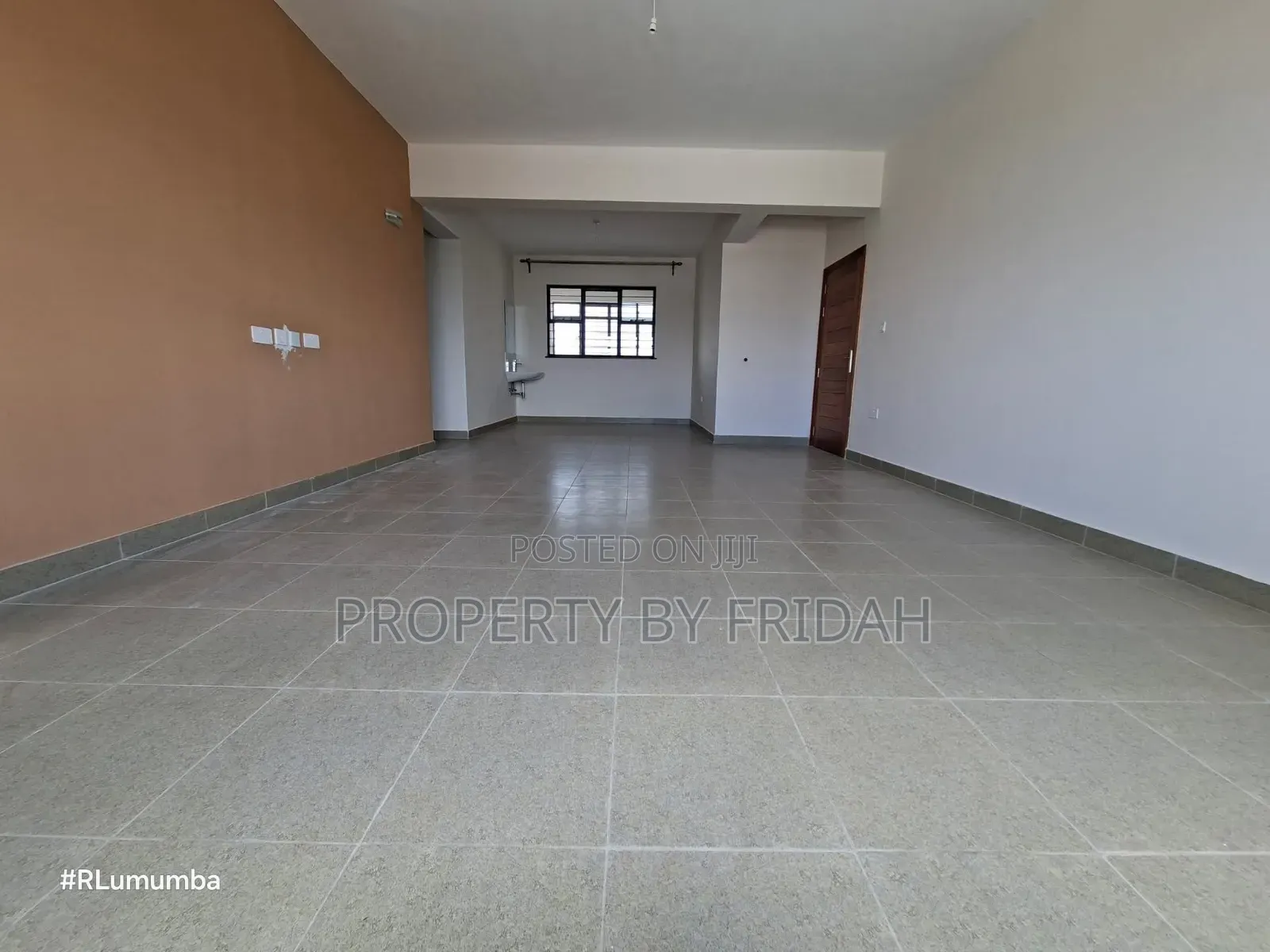 3bdrm Apartment in Mlolongo for sale