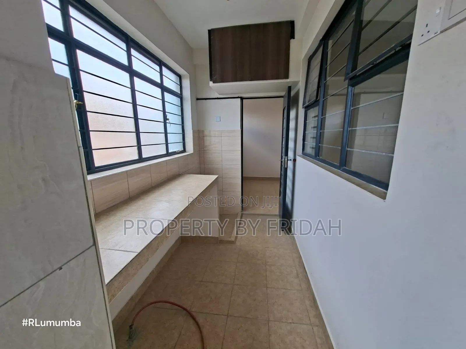 3bdrm Apartment in Mlolongo for sale