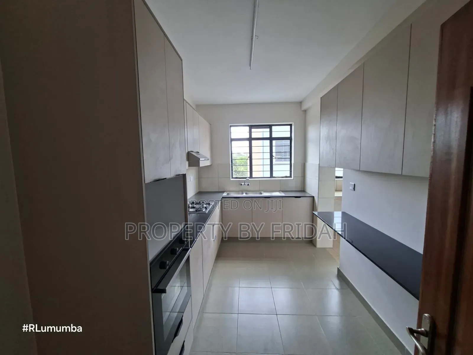 3bdrm Apartment in Mlolongo for sale