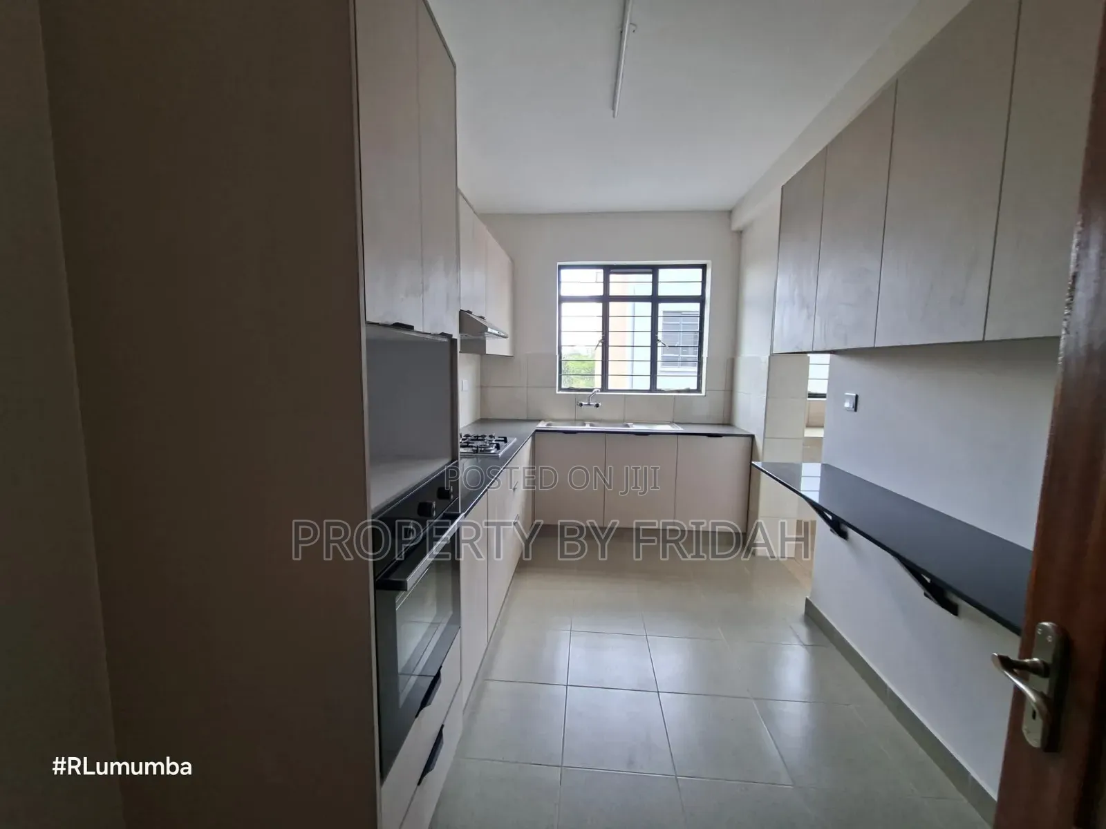3bdrm Apartment in Mlolongo for sale