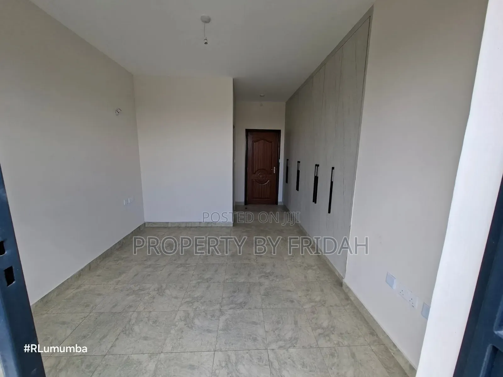 3bdrm Apartment in Mlolongo for sale