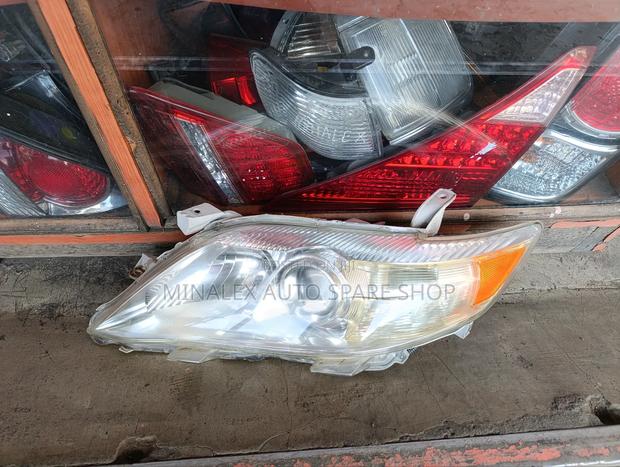 Camry Headlight Zenon Type Complete With Computer and Bulb - main view