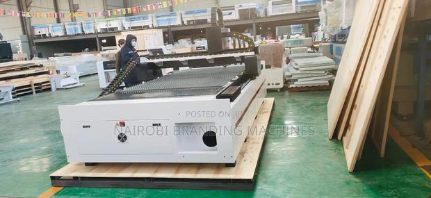 Hot New Product 1325 Fiber Optic Laser Cutting Machine 300w
