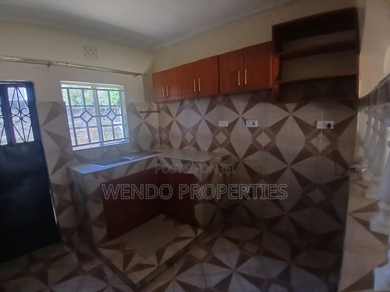 4bdrm Bungalow in Karen for rent