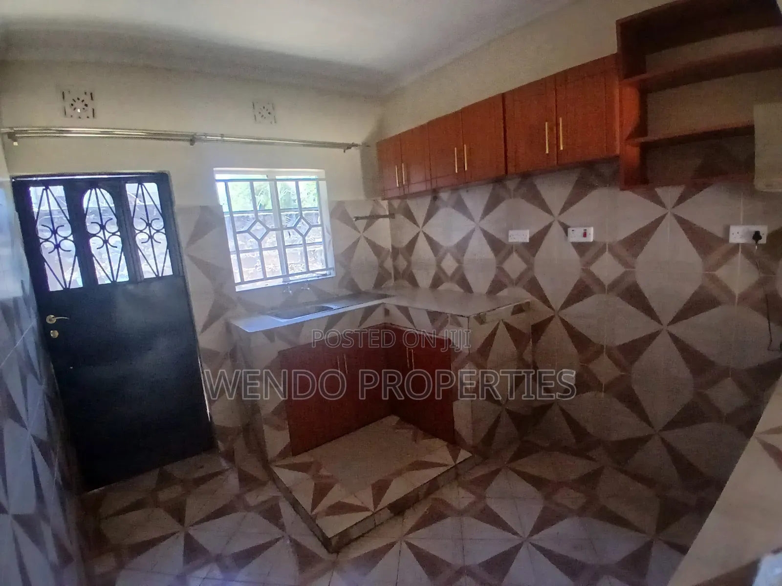 4bdrm Bungalow in Karen for rent