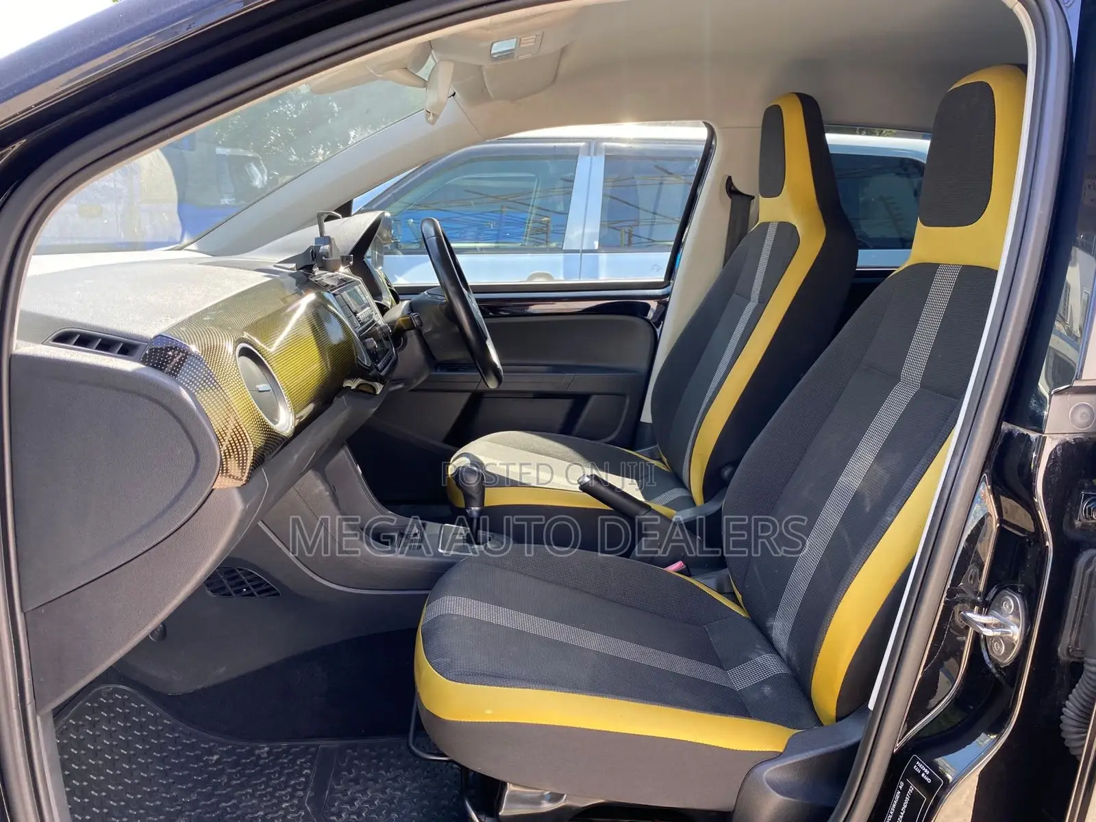 Volkswagen Up 2018 Black