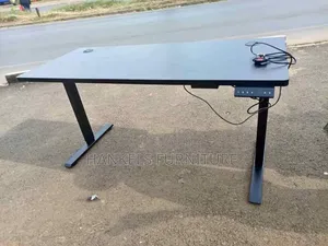 Smart Electric Desk – Quiet Motor Strong Frame