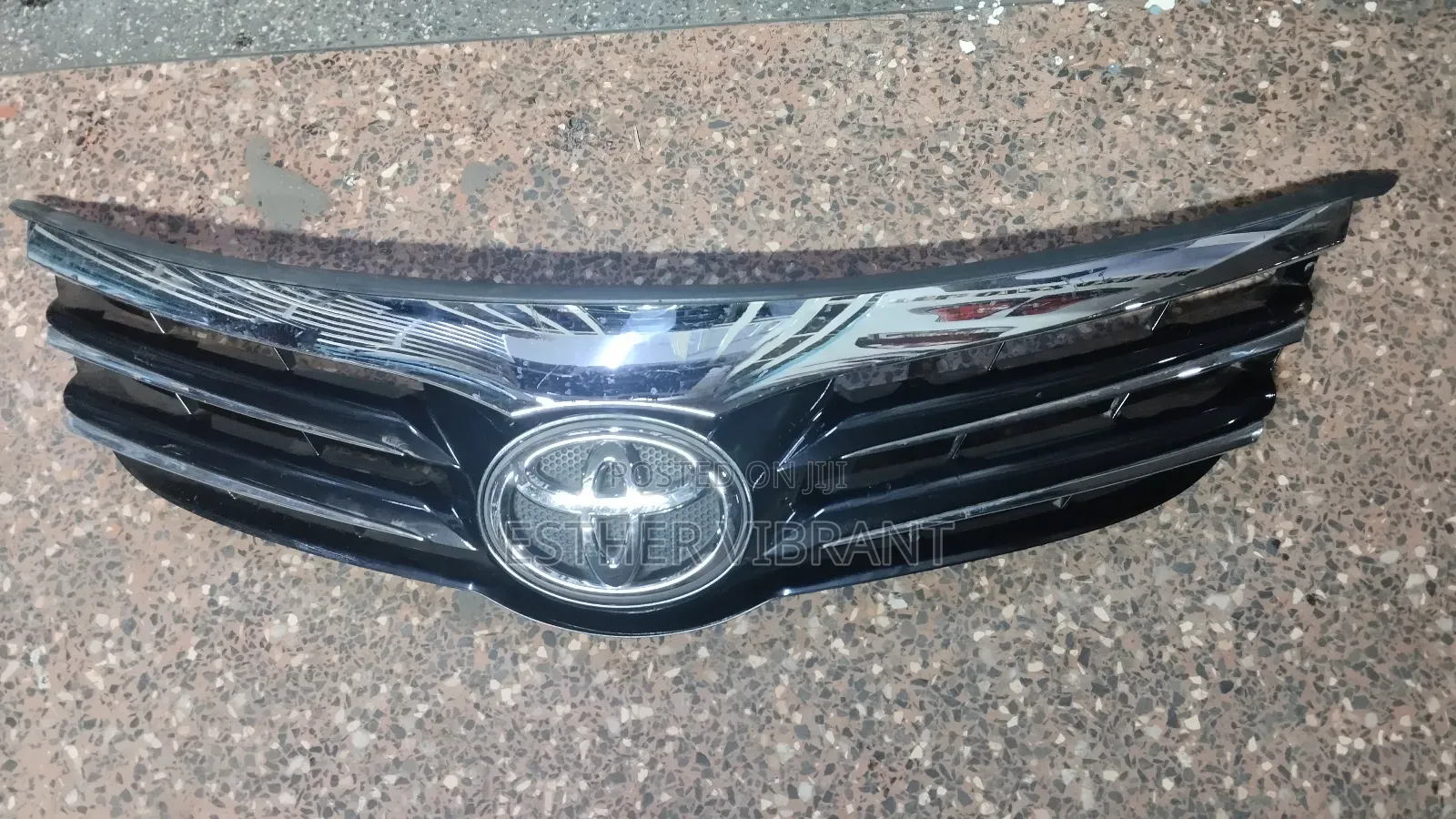 Toyota Avensis Grill