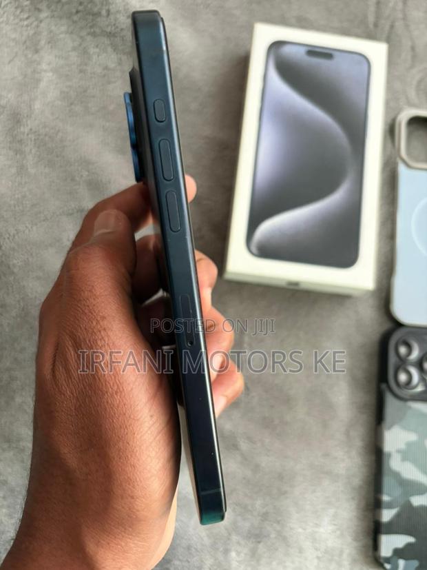 Apple iPhone 15 Pro Max 256 GB Blue - thumbnail 5