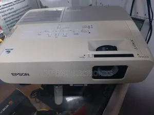 Epson Powerlite 83c – Reliable Multimedia Projector