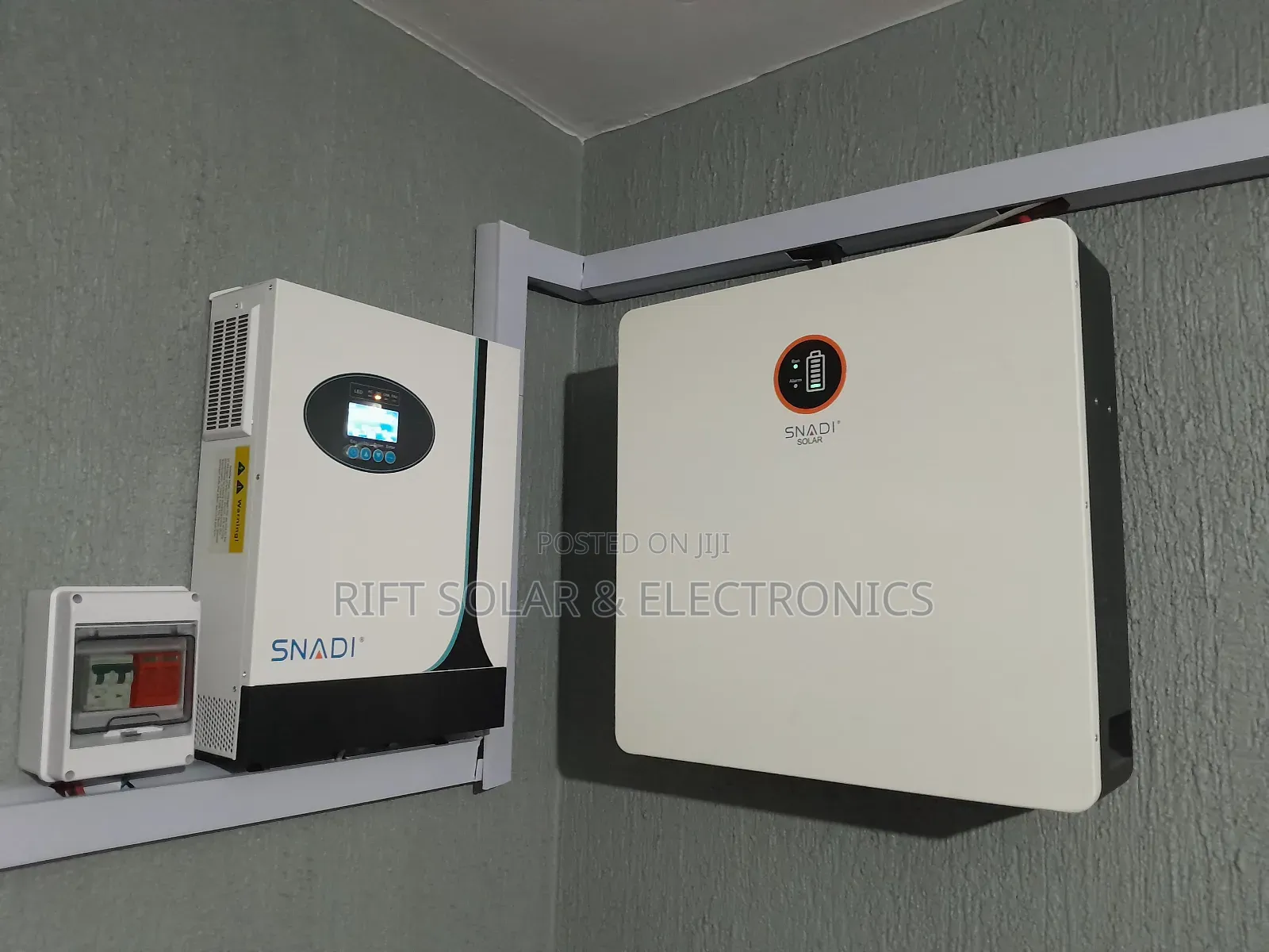 6.2kva Inverter - 5kwh Lithium - (6)615w Solar - Free Installation Kit