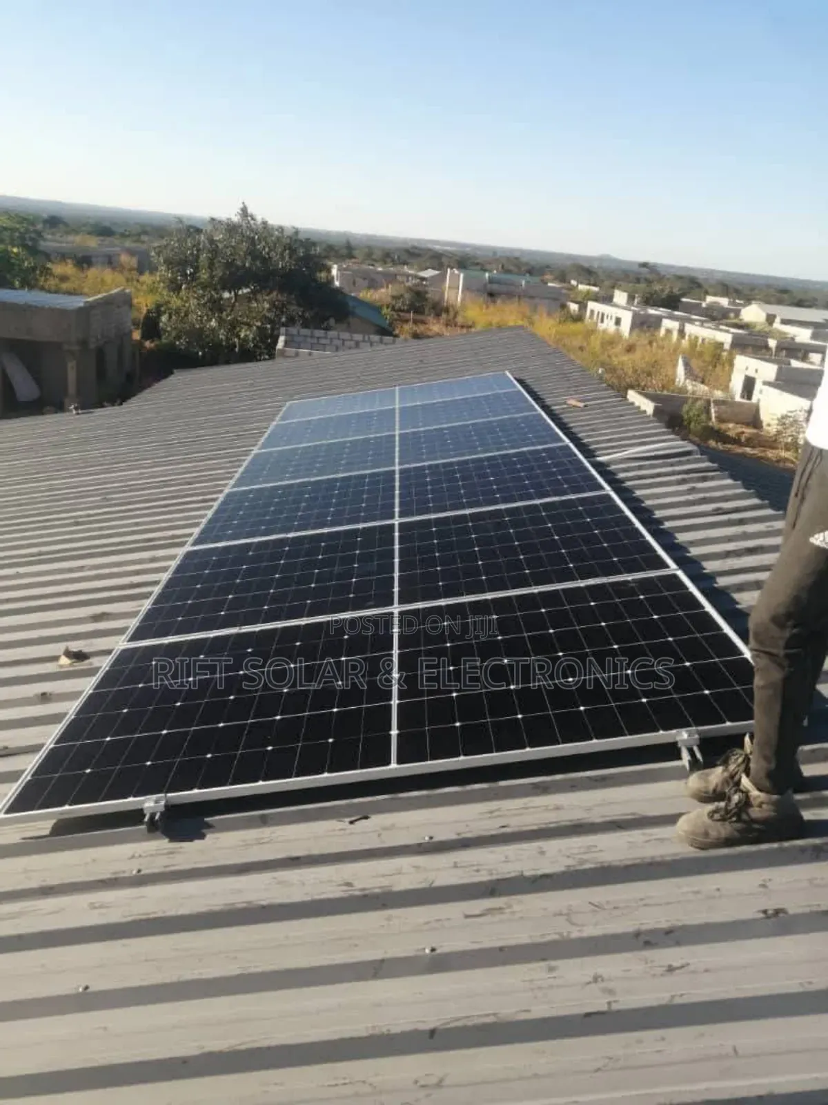 6.2kva Inverter - 5kwh Lithium - (6)615w Solar - Free Installation Kit