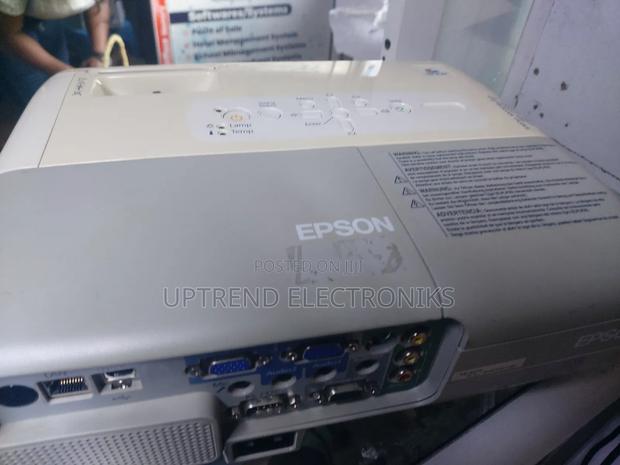 Epson Powerlite 83c – Bright, Sharp Affordable - thumbnail 3
