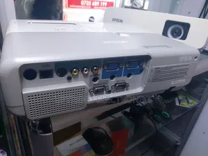 Epson Powerlite 83c – Perfect for Presentations