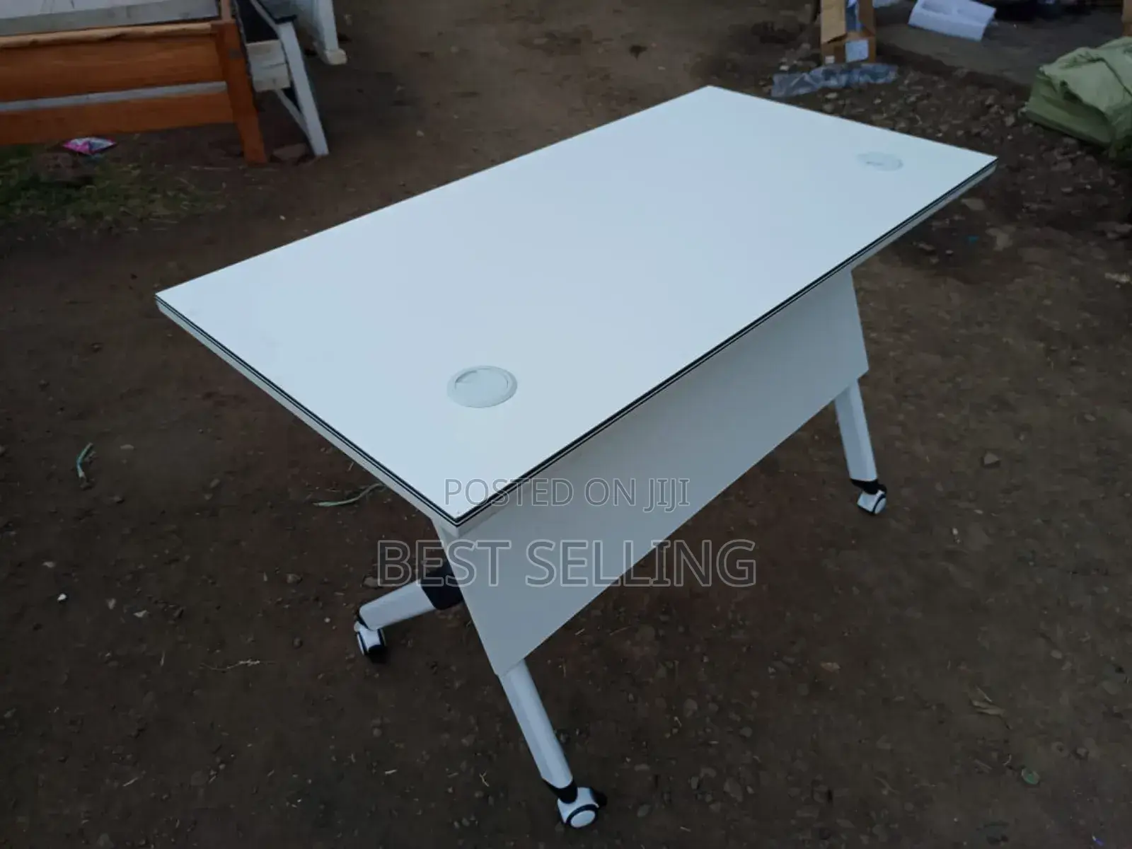 Wheeled Folderable Table