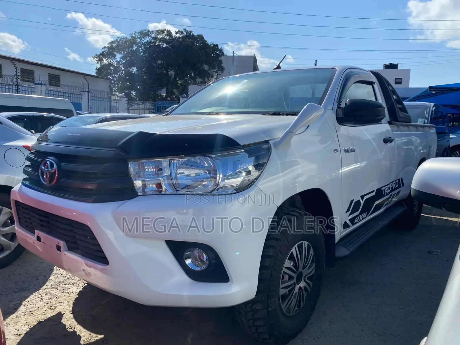 Toyota Hilux 2018 White