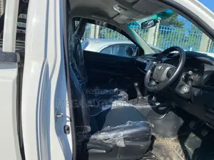 Toyota Hilux 2018 White