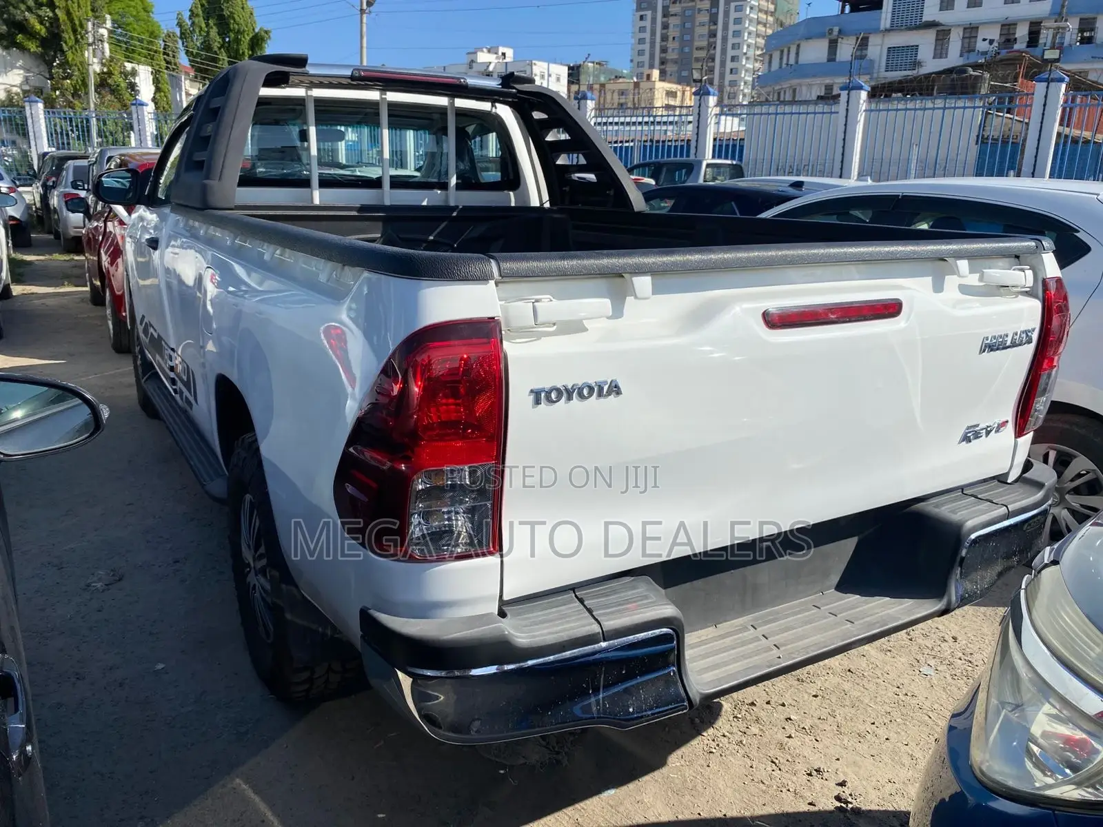 Toyota Hilux 2018 White
