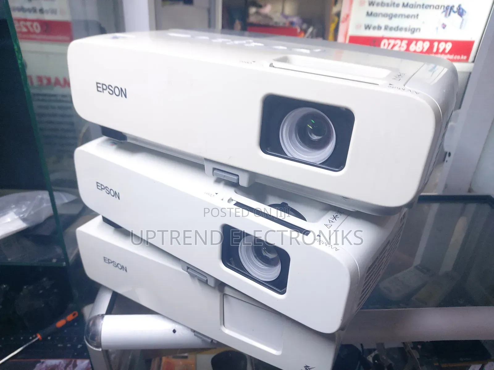 Epson Powerlite 83c – Bright Xga Projector