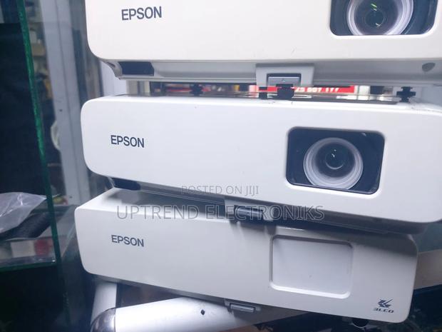 Epson Powerlite 83c – Affordable Powerful - main view
