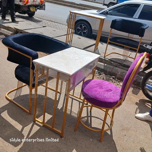 1 Love Seat, Styling Seat 1 and Nail Table White