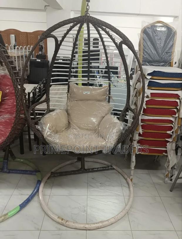 Executive Outdoor Swing Chair – Luxury Comfort for Your Patio”