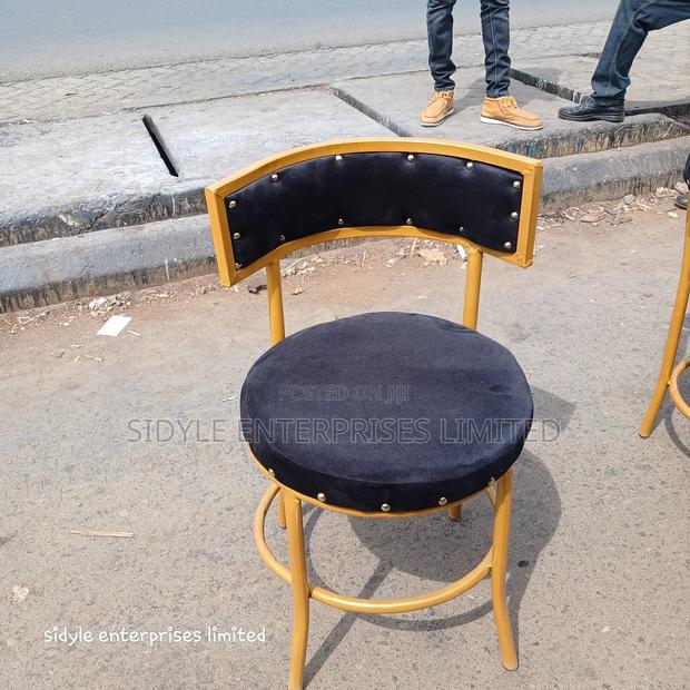 Black Curve Hotel Seat W